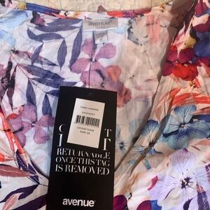 Stunning Womens Floral top!!!!